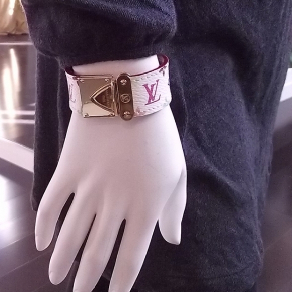 Auth Louis VUITTON Monogram Multicolor Koala Bracelet - Picture 14 of 14